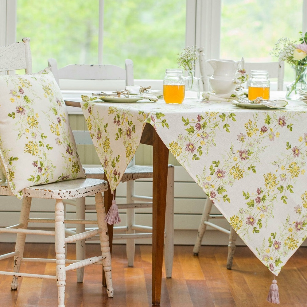 April Cornell Tablecloth  48x48  BNWT